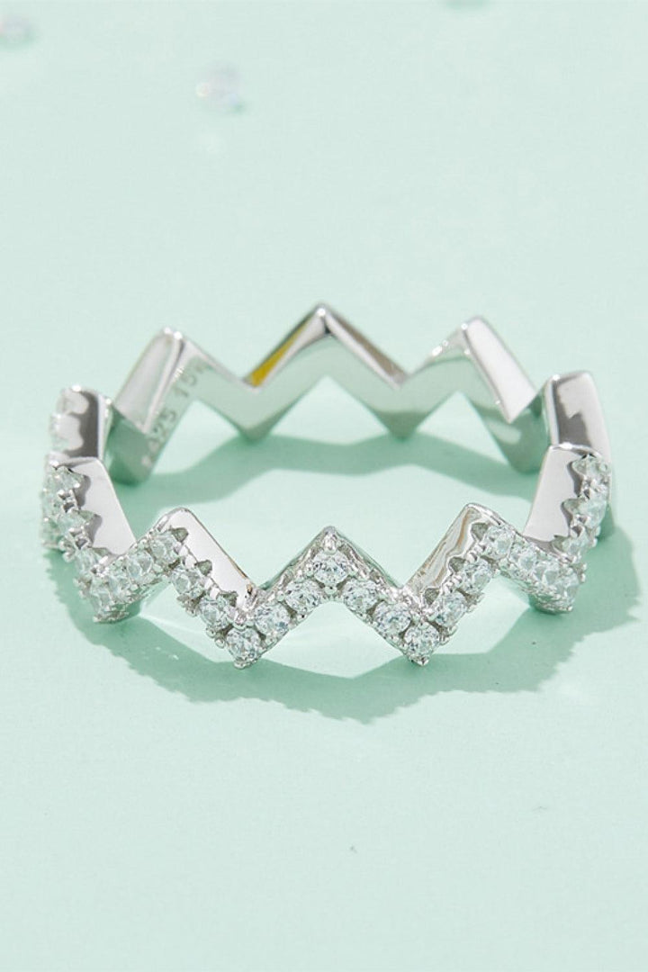 Moissanite Wavy Band Ring - Trendha