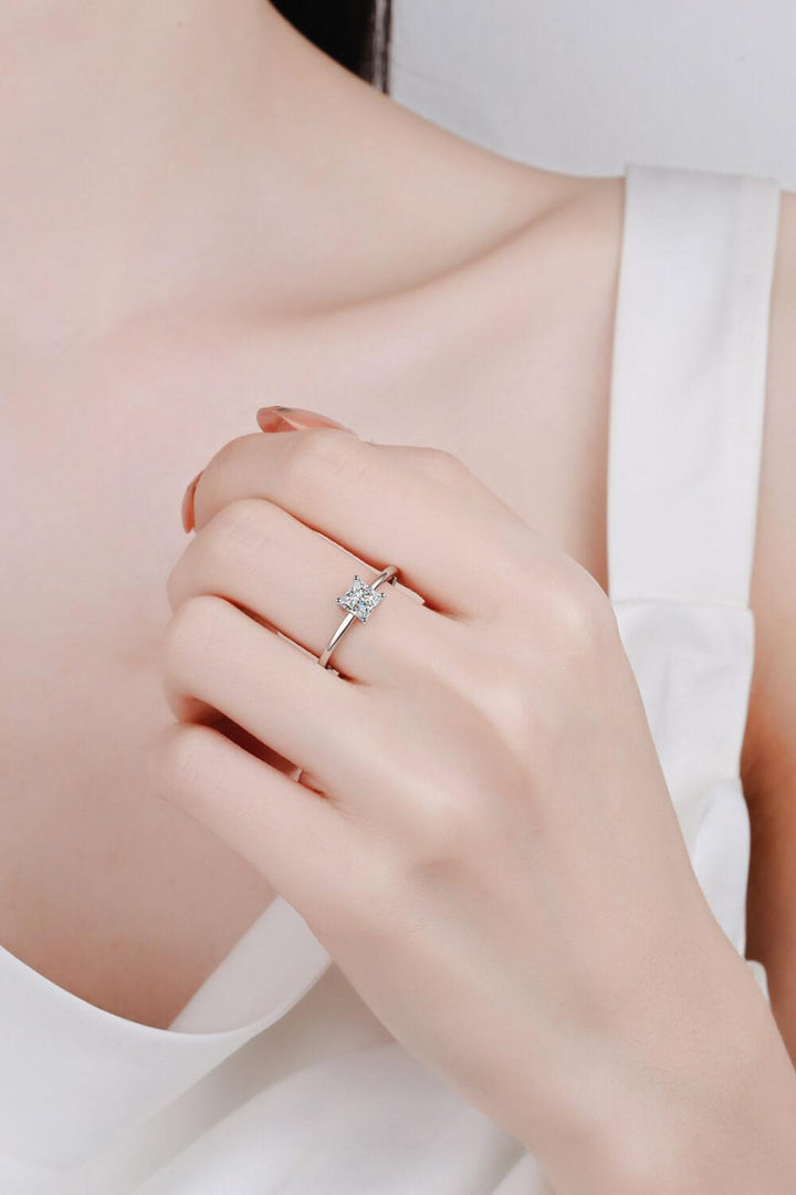 925 Sterling Silver Moissanite Solitaire Ring - Trendha