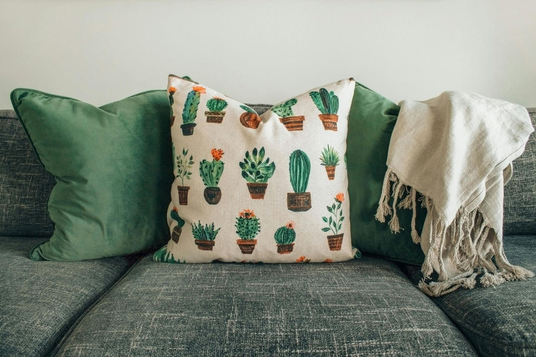 Throw Pillows and Cushions: The Secret to Your Coziest Sleep