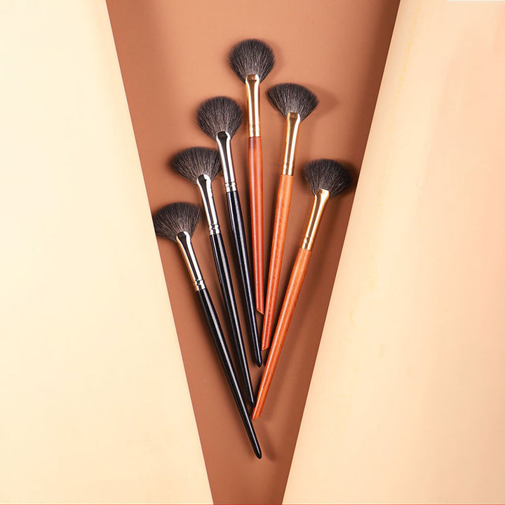 High-Quality Fan-Shaped Powder Brush for Flawless Makeup Application