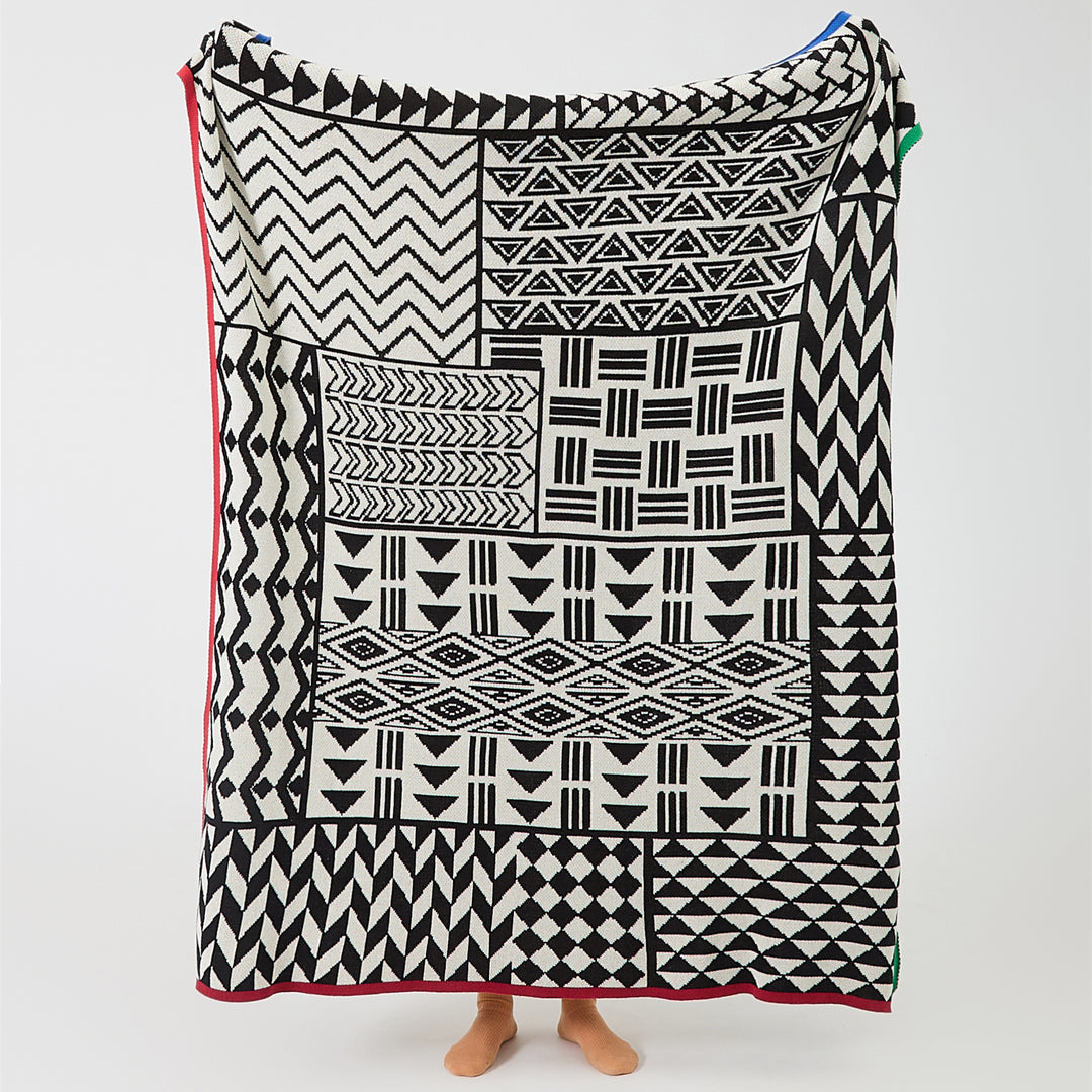 Elegant Geometric Pattern Cotton Blanket with Stripe Edge