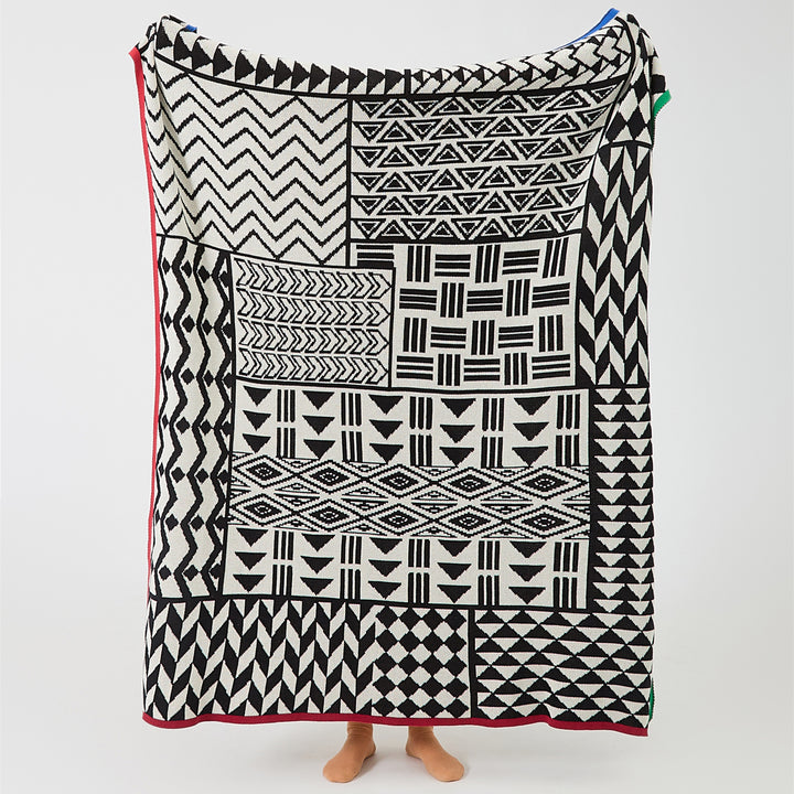 Elegant Geometric Pattern Cotton Blanket with Stripe Edge