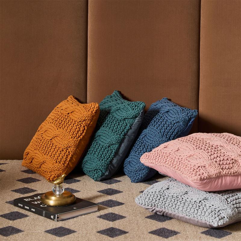 Luxury Chunky Knit Throw Pillow for Comfort and Style