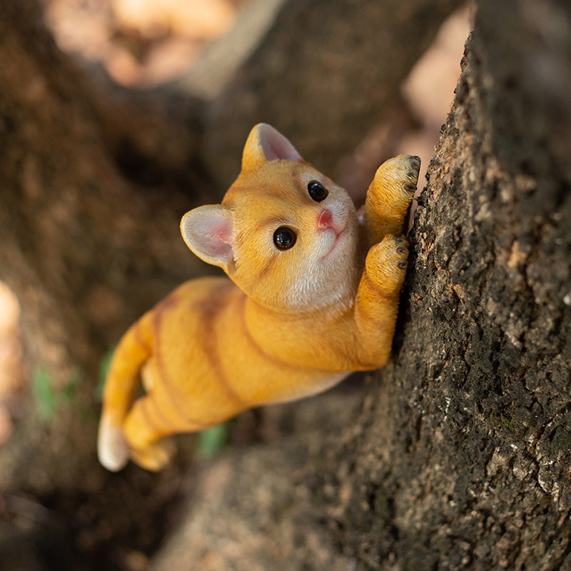 Adorable Resin Cat Pendant for Garden and Home Décor