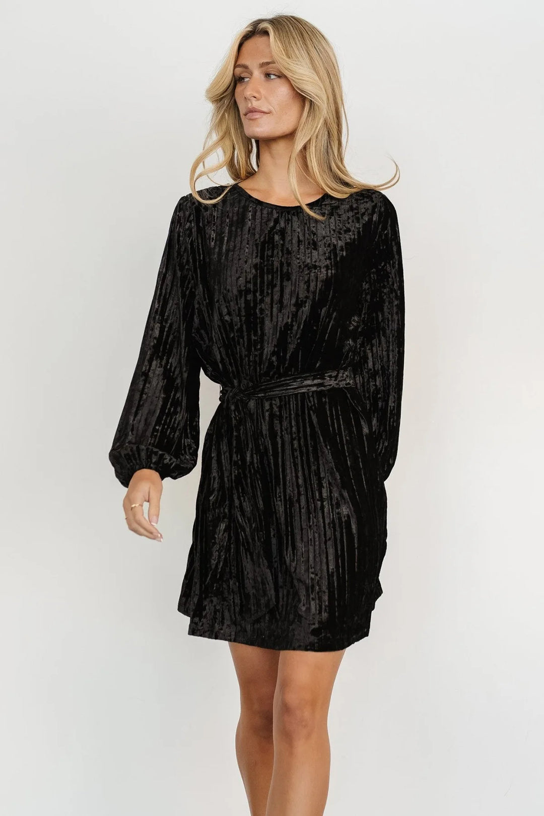 Elegant Velvet Long-Sleeved Dress