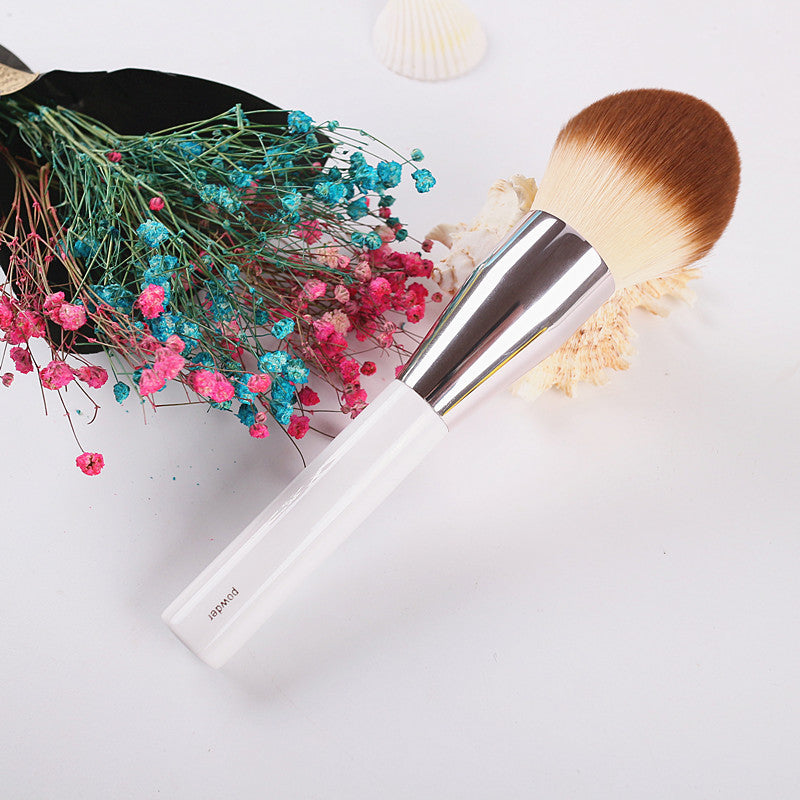 Luxurious Precision Powder and Foundation Brush