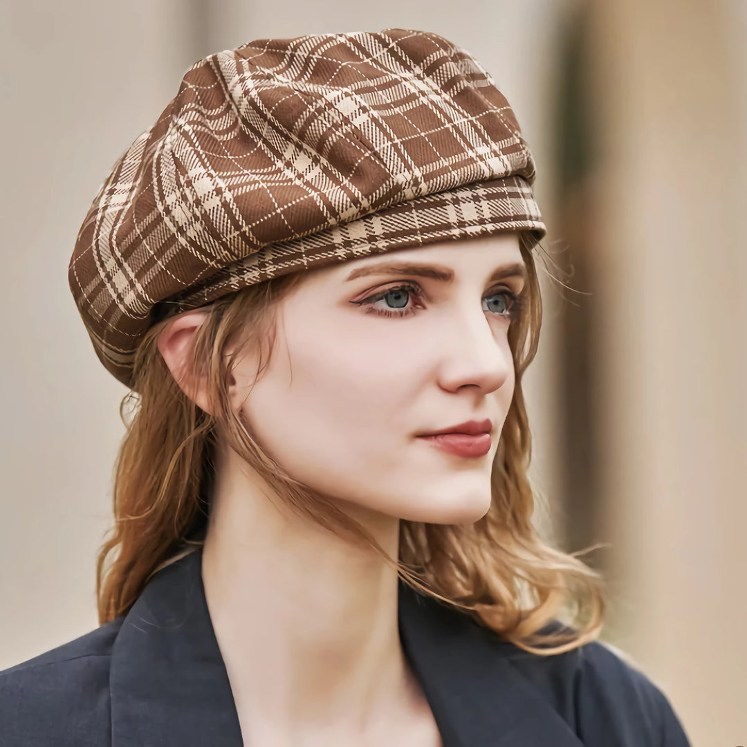 Chic Plaid Winter Beret for Women – Warm and Versatile