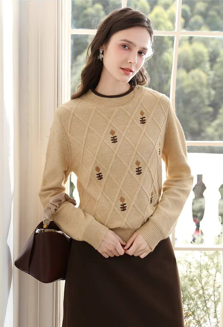 Cozy Khaki Embroidered Crew Neck Knit Sweater for Women - Autumn/Winter 2024