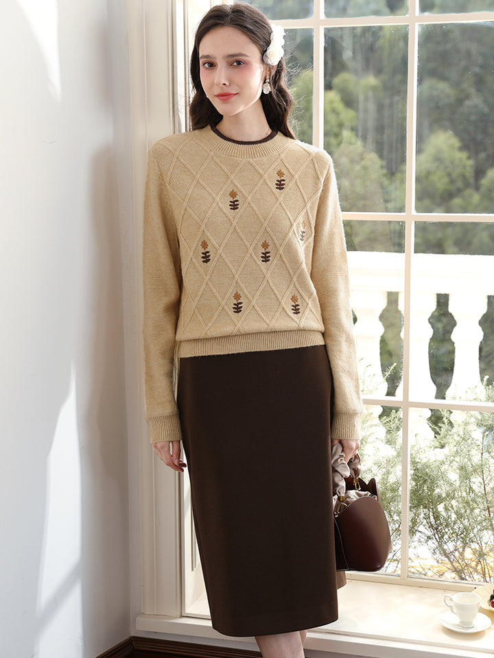 Cozy Khaki Embroidered Crew Neck Knit Sweater for Women - Autumn/Winter 2024