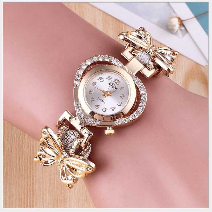 Deffrun Love Heart Decorative Ladies Bracelet Watch Retro Style Quartz Watch - Trendha